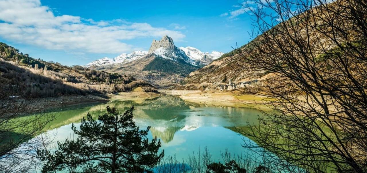 Edif. La Corona El Pueyo de Jaca Exteriér fotografie